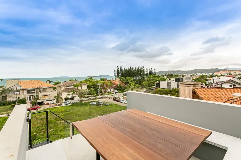 Furnished house with 7 bedrooms and 700 m² — photo 25