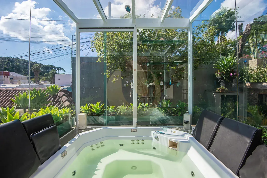 Furnished 860 m² house with 5 bedrooms and 10 bathrooms — photo 55