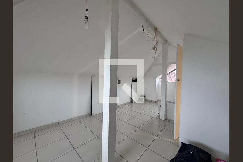 House 280 m² with 4 bedrooms and 3 bathrooms — photo 46