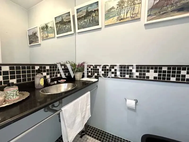 Residential apartment with 4 bedrooms and 4 bathrooms — photo 18