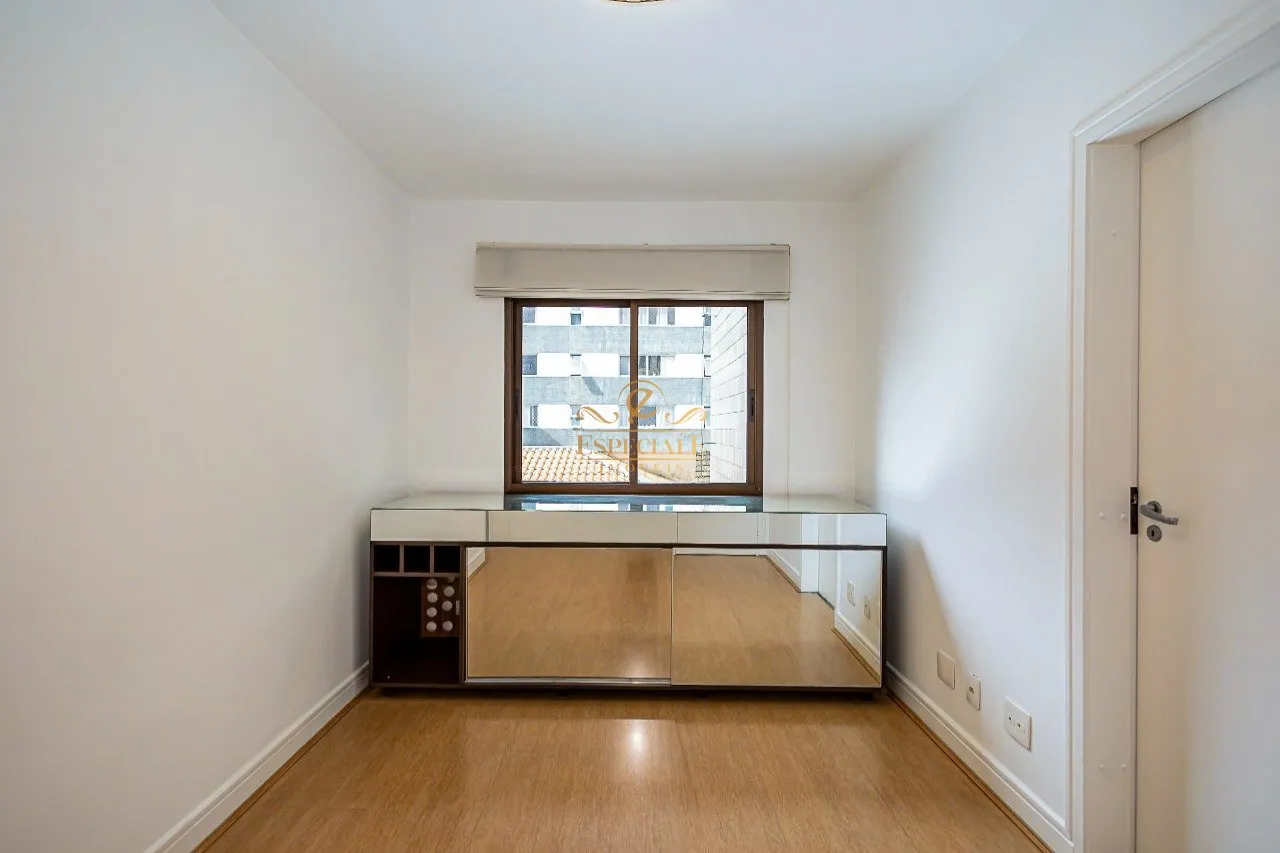 Apartment with 3 en-suite bedrooms and balcony — photo 13