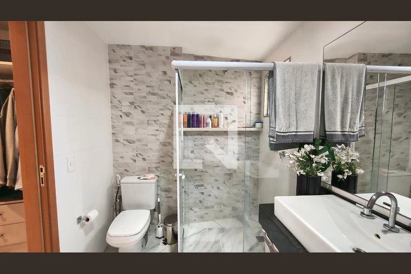 Furnished apartment, 160 m², with a glass-enclosed balcony — photo 35
