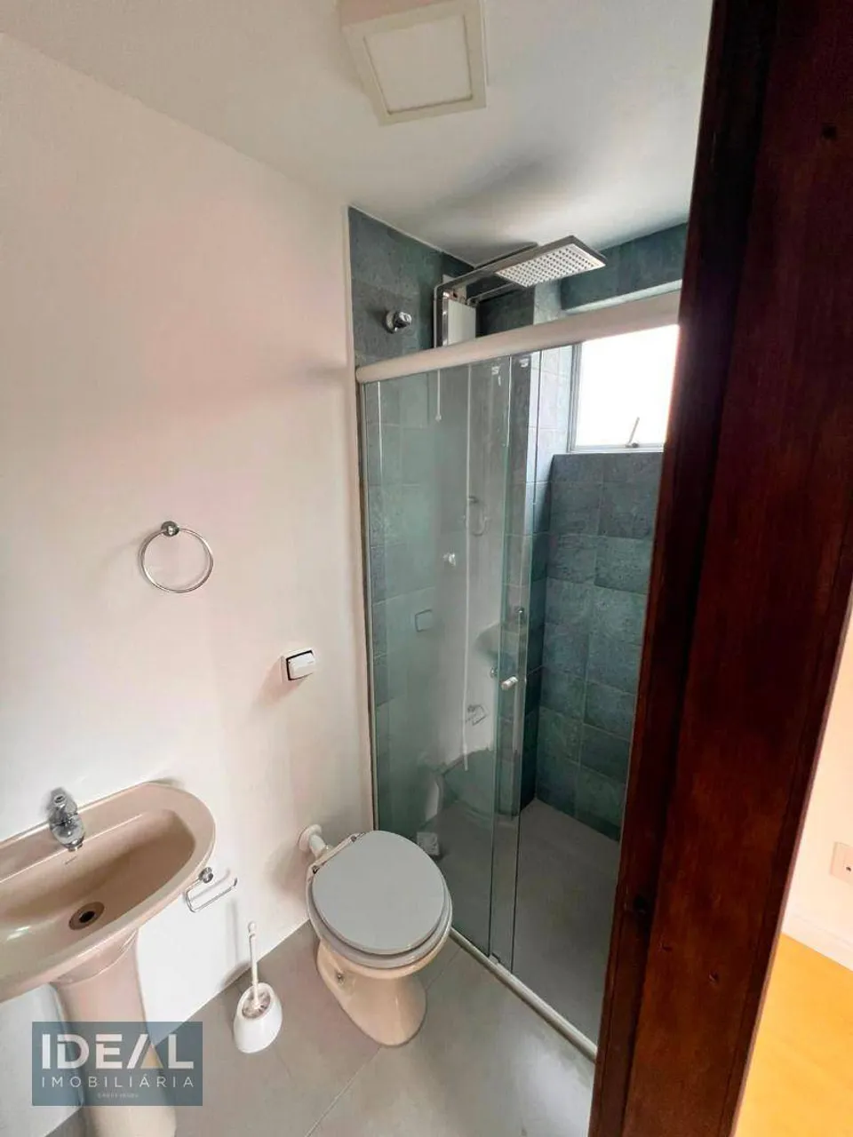 Unfurnished 2-bedroom apartment with a balcony — photo 7