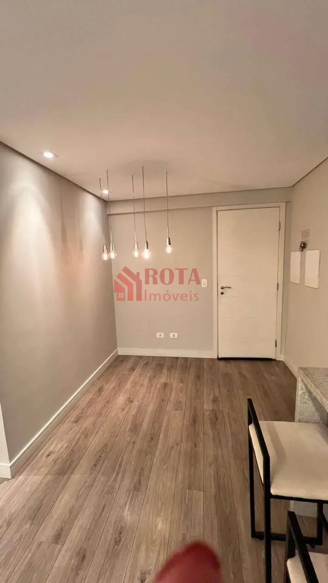 2-bedroom apartment with a glass-enclosed balcony — photo 9