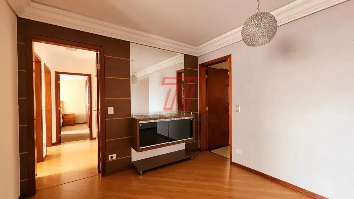 3-bedroom apartment with a bathtub in Curitiba — photo 16