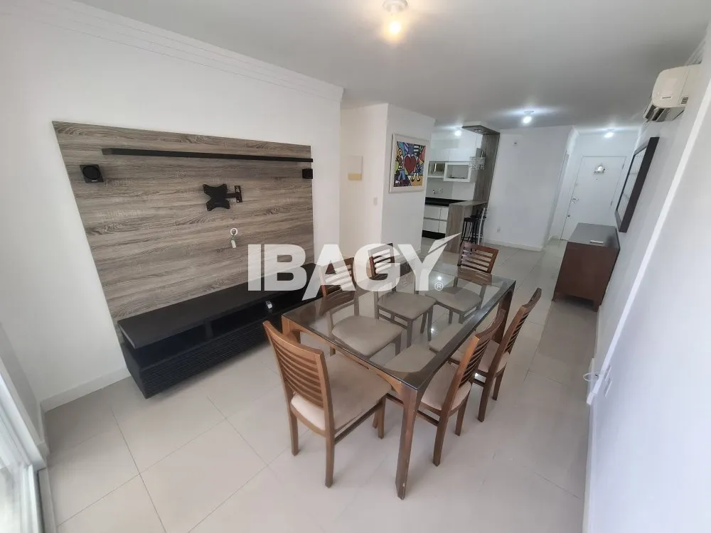 Apartamento mobiliado com 3 dormitórios e sacada envidraçada — photo 7