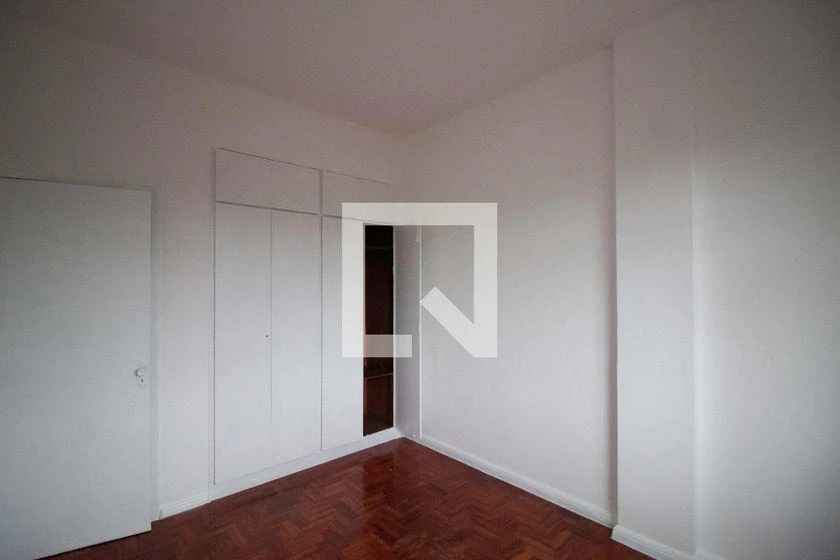 2-bedroom apartment with wood or laminate floors — photo 23