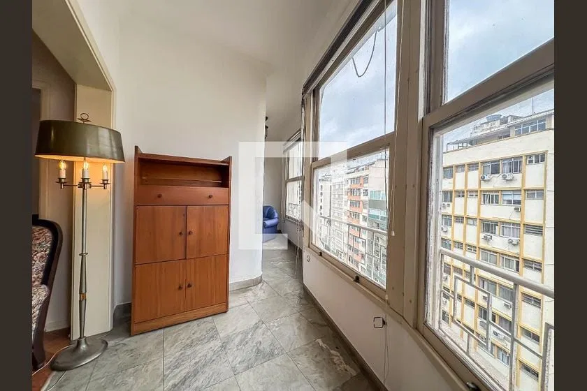 4-bedroom apartment with 3 bathrooms and 206 m² — photo 18