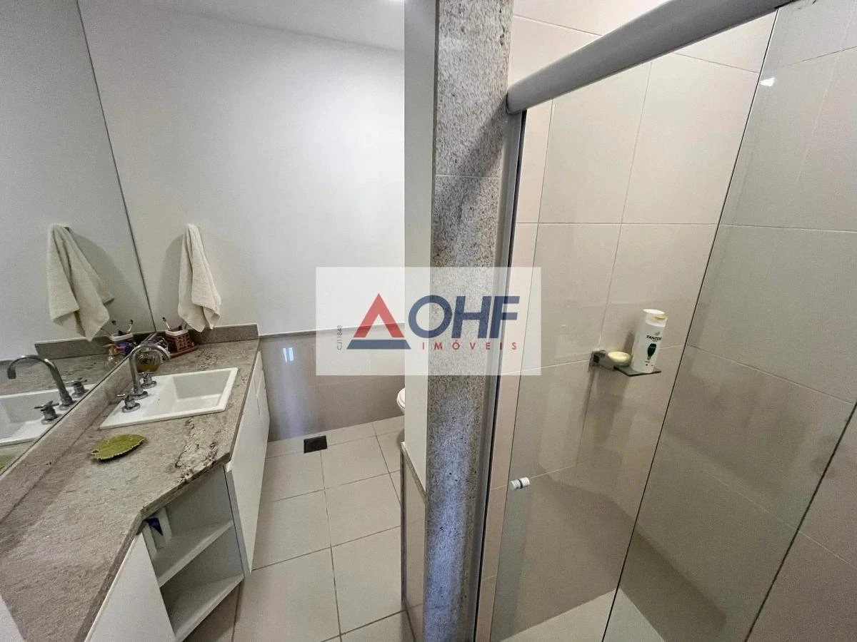 Bathtub in a 5-bedroom apartment, 555 m² — photo 34