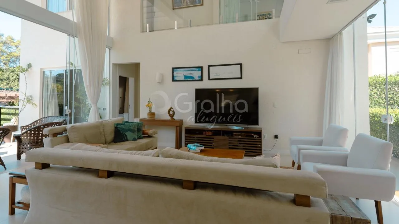 Furnished house with 5 en-suite rooms and 730 m²