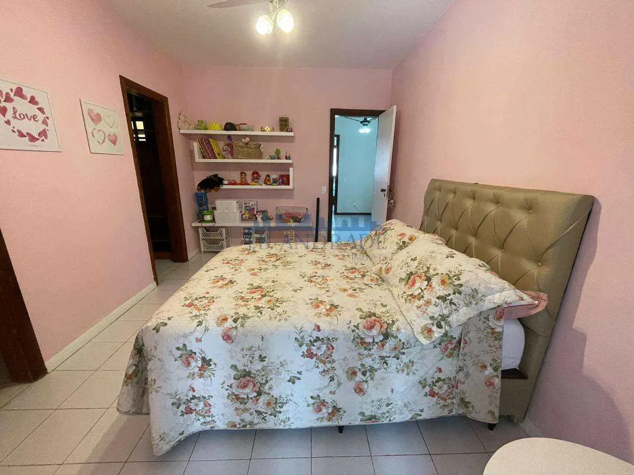 Casa com cozinha fechada e fogão a gás — photo 29