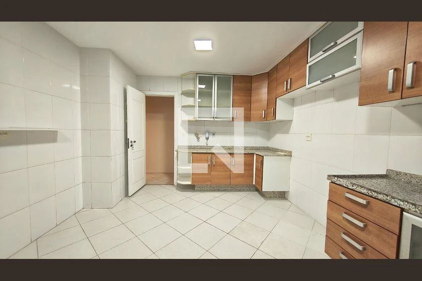 Apartamento com 3 suítes, varanda e 193 m² — photo 16