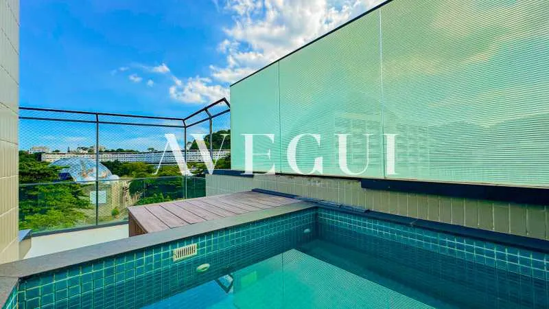 3-bedroom apartment in a building with a pool — photo 27