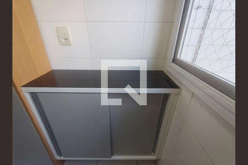 85 m² apartment with 3 bedrooms and a glass-enclosed balcony — photo 11