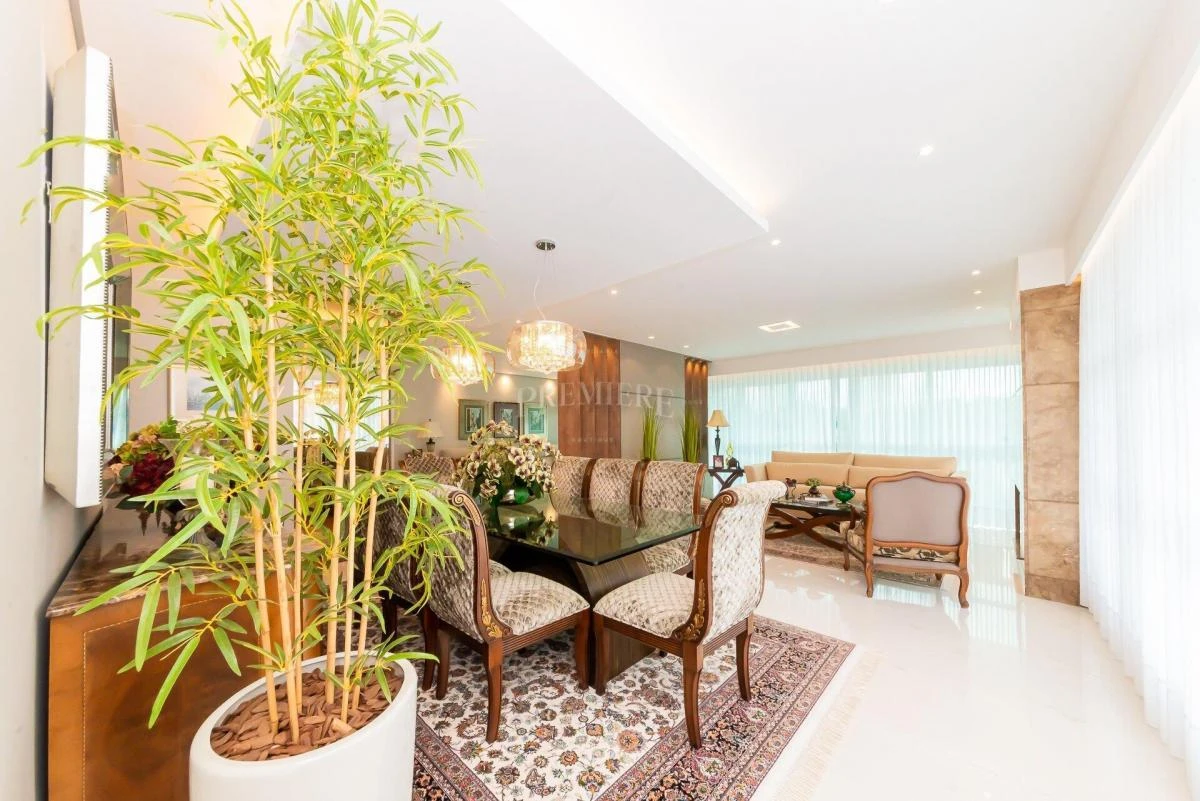 Apartment with 4 bedrooms and 5 baths, with a balcony — photo 3