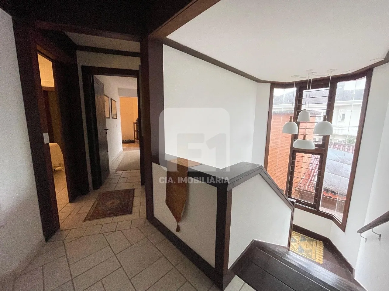 Furnished 350 m² house with 6 bedrooms and 3 suites — photo 28