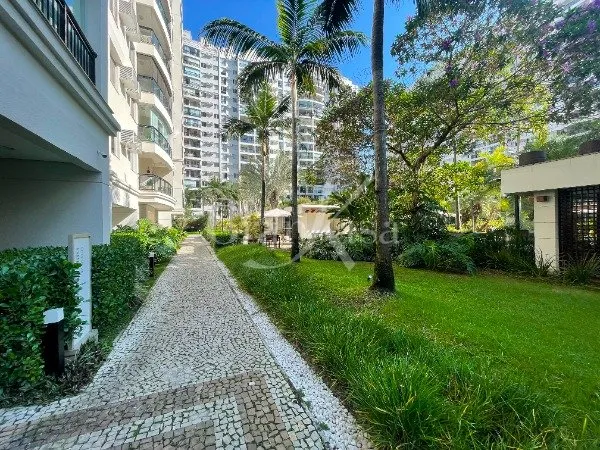 Apartment with 2 bedrooms, 1 bath, and a balcony — photo 37