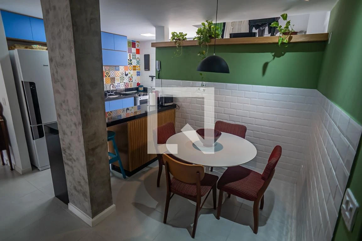 Furnished 2-bedroom apartment with en-suite bathrooms and open kitchen — photo 34
