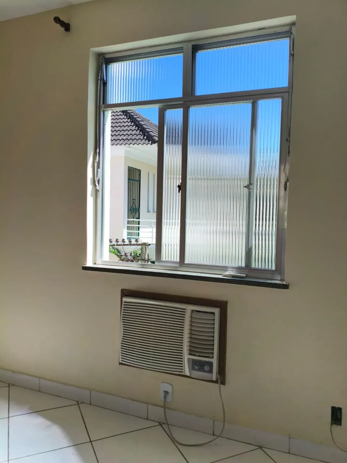 64 m² apartment with 2 bedrooms and 2 bathrooms — photo 30
