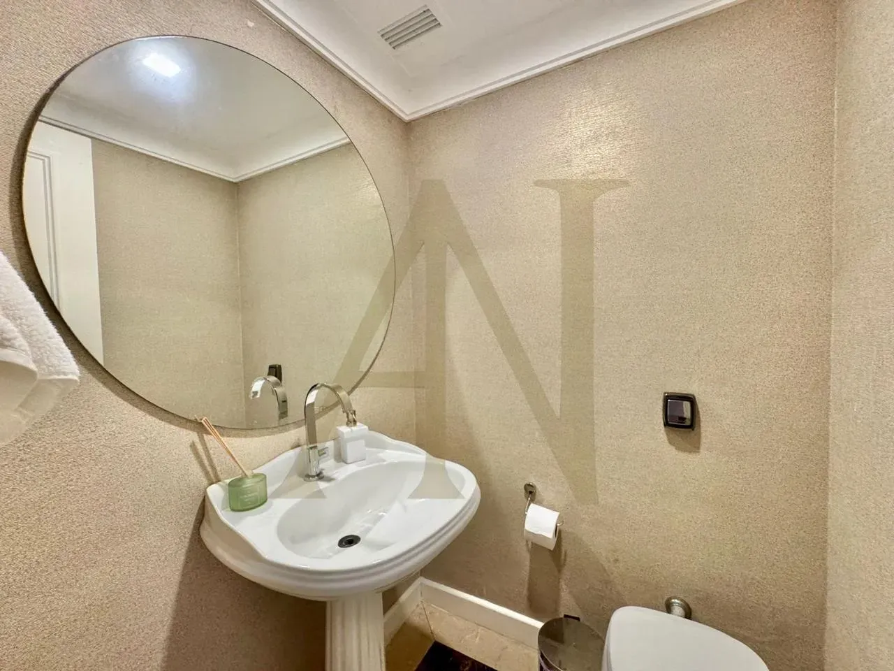 Furnished apartment with 4 bedrooms and 5 bathrooms — photo 11