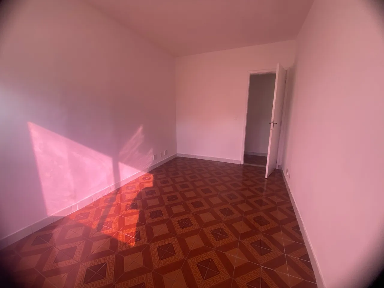 2-bedroom apartment in a building with a gym — photo 10