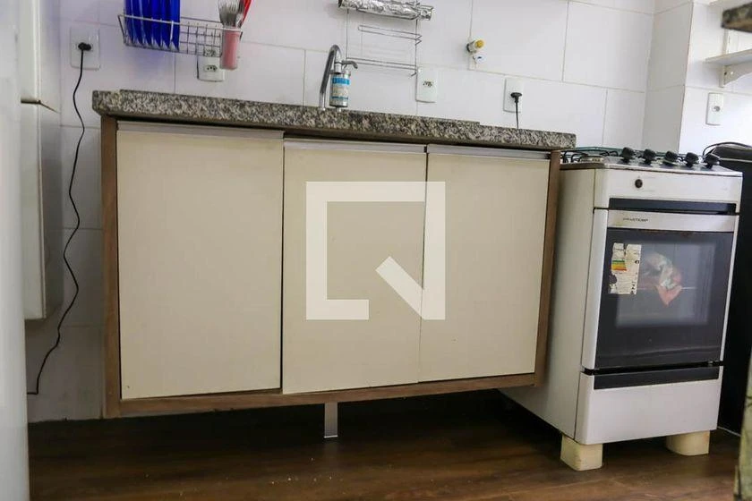 Apartamento mobiliado de 2 quartos em condomínio com piscina — photo 12