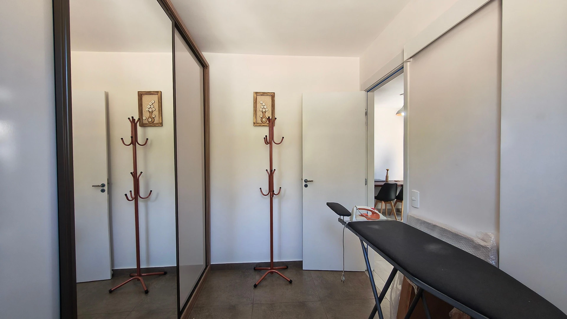 Furnished apartment with 2 bedrooms and a balcony — photo 29