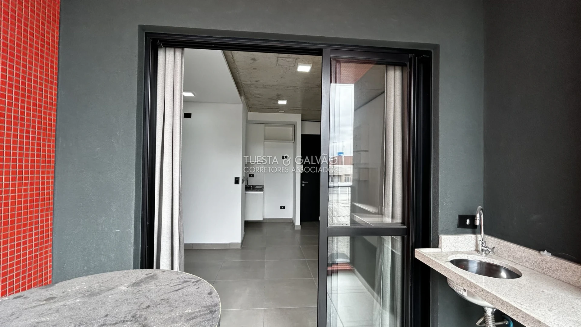 1-bedroom apartment with open-plan kitchen, 47 m² — photo 18