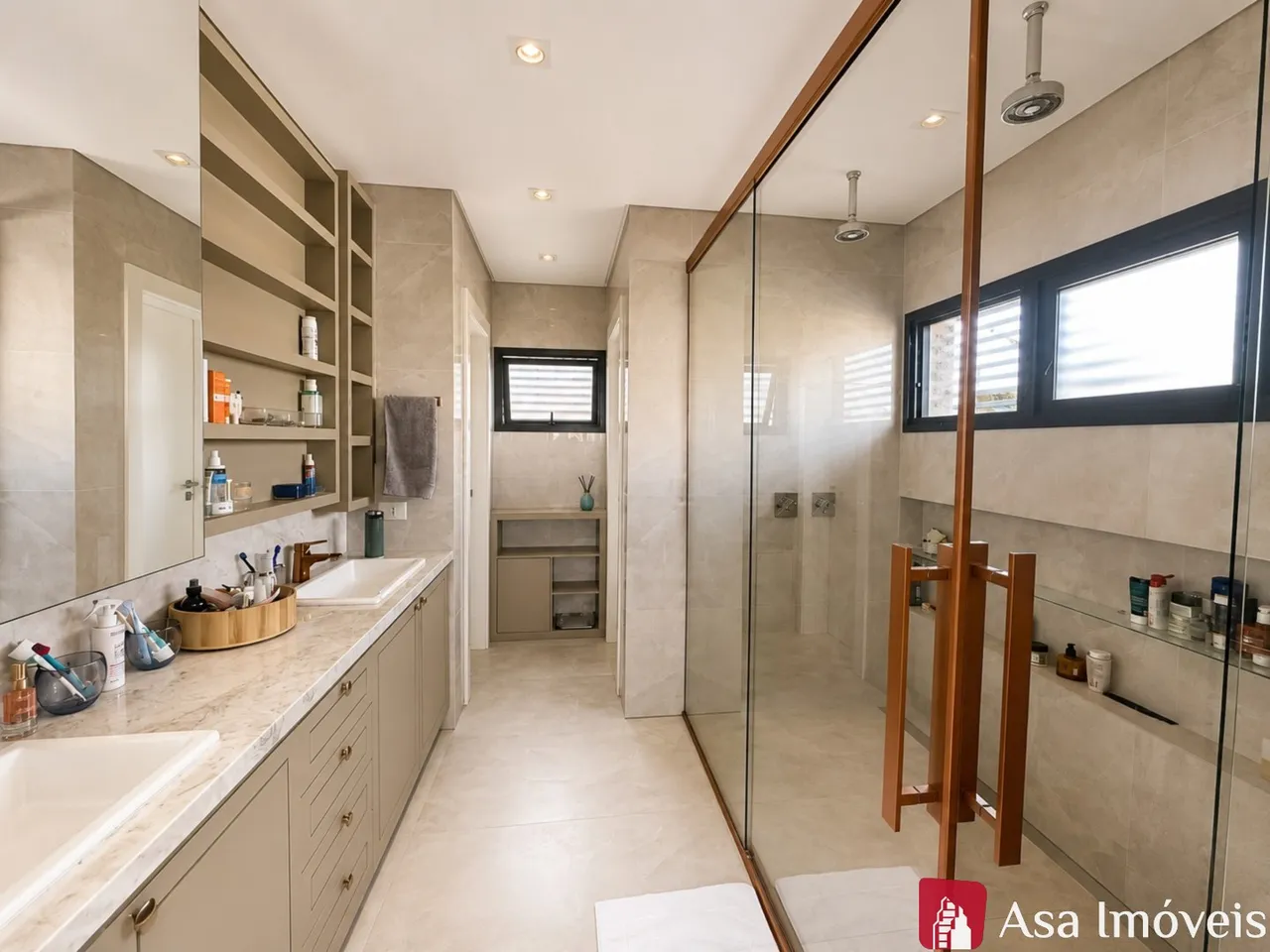 Furnished house with 4 bedrooms and an open-plan kitchen — photo 12