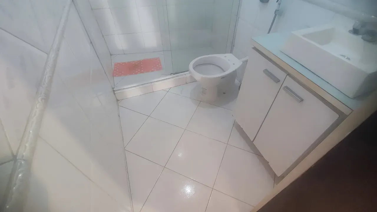 Apartamento de 1 quarto com piso de madeira e 1 vaga — photo 5