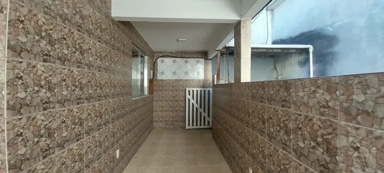 Unfurnished house with 2 bedrooms and 1 parking space — photo 3