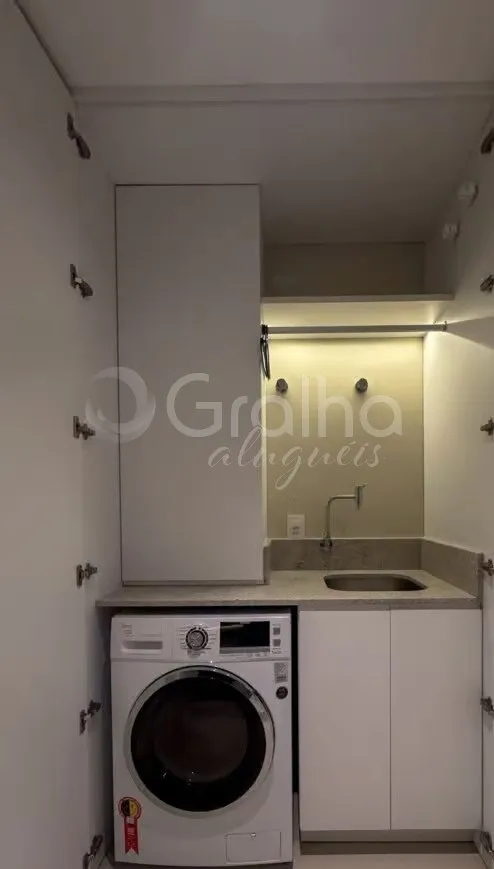 Furnished studio with 1 bedroom and integrated kitchen — photo 4