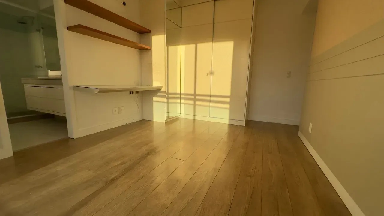 4-bedroom apartment with 5 bathrooms and open-plan gas kitchen — photo 6