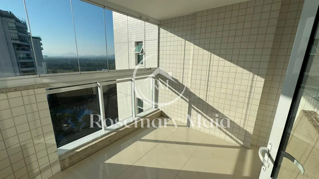 179 m² apartment with 3 bedrooms and 3 parking spaces — photo 42