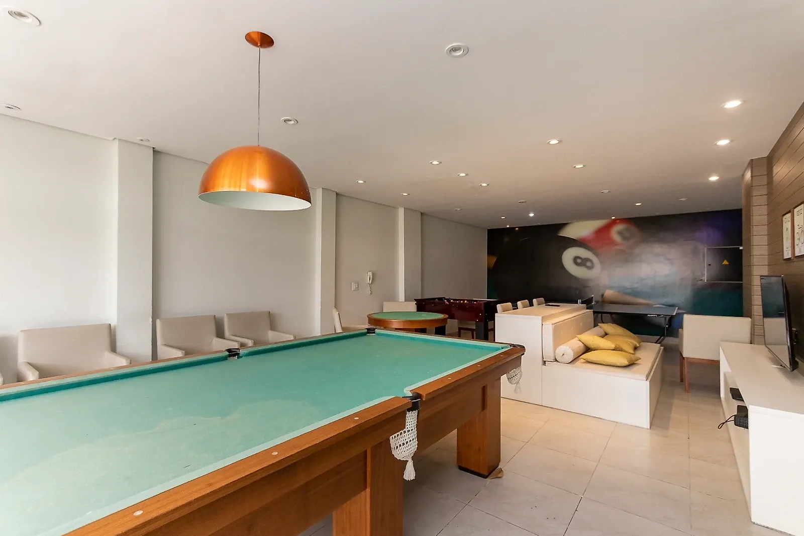 2-bedroom 63 m² apartment with a glass balcony — photo 91