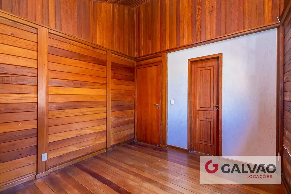 Casa sin amueblar con 3 dormitorios, cocina cerrada y balcón — photo 21