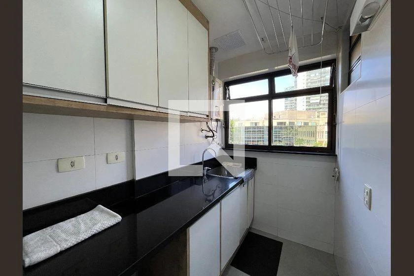 2-bedroom apartment in a building with a gym — photo 19