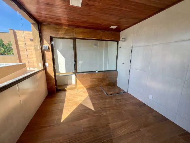 One-bedroom apartment in a building with a sauna — photo 11