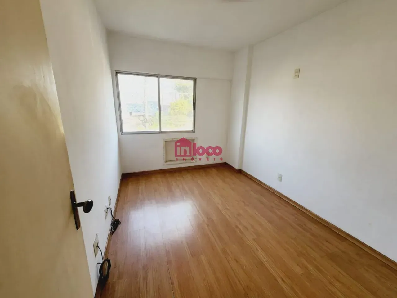 2-bedroom apartment with a separate, closed kitchen — photo 5