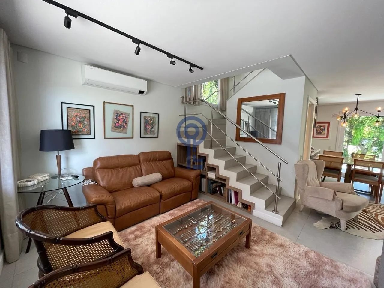 Furnished condo house with 3 bedrooms and 145 m²