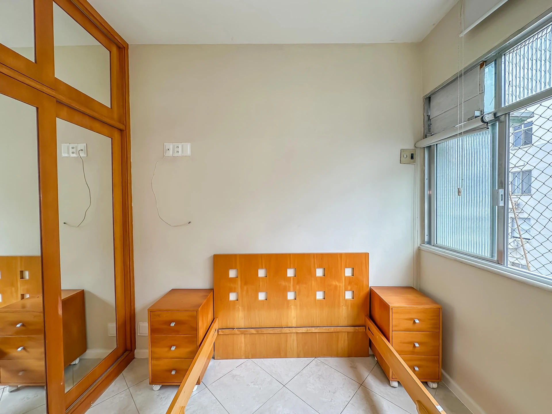 2-bedroom apartment with a glass-enclosed balcony — photo 35