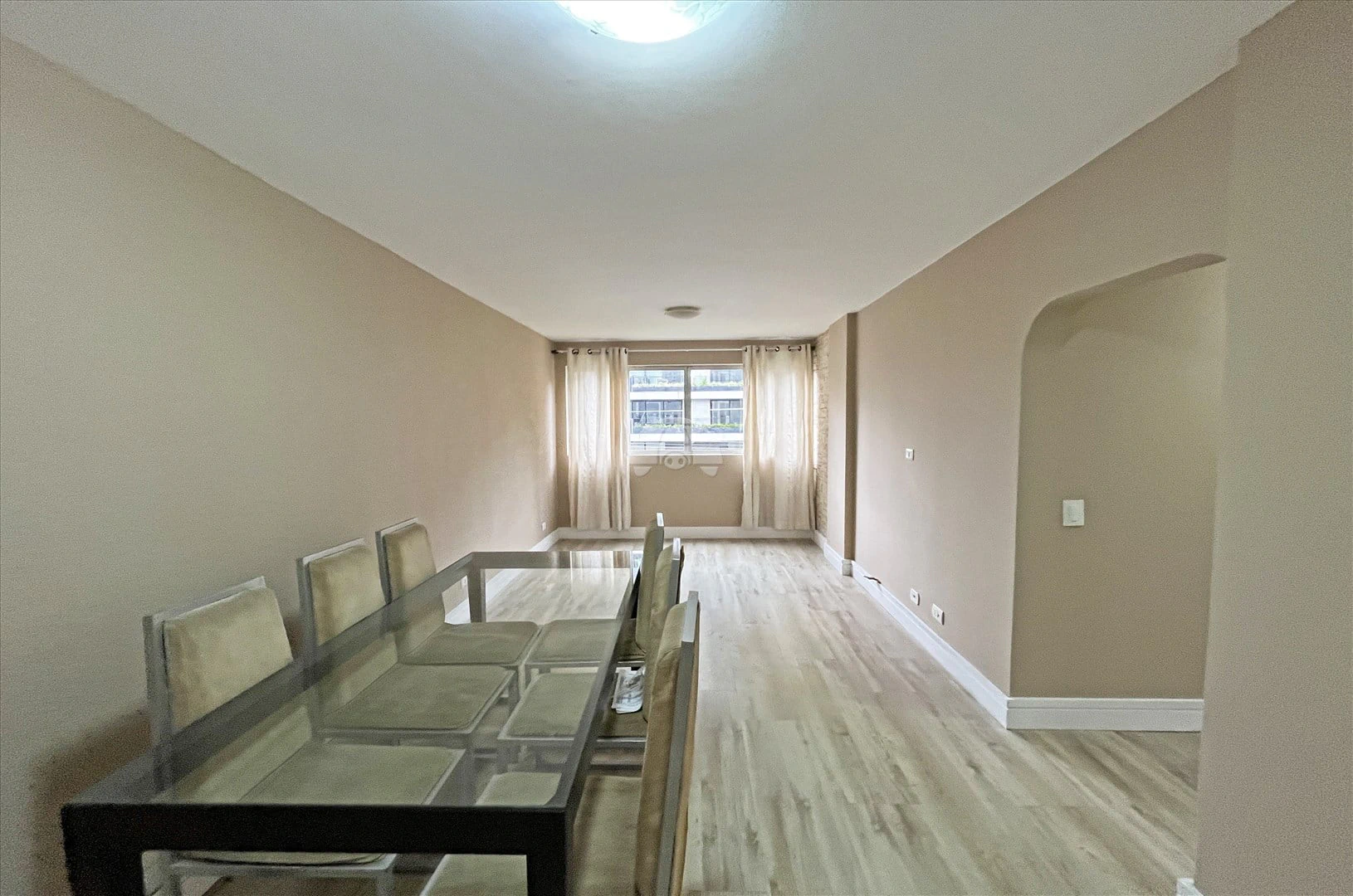 Home office in a 3-bedroom apartment, 132 m²