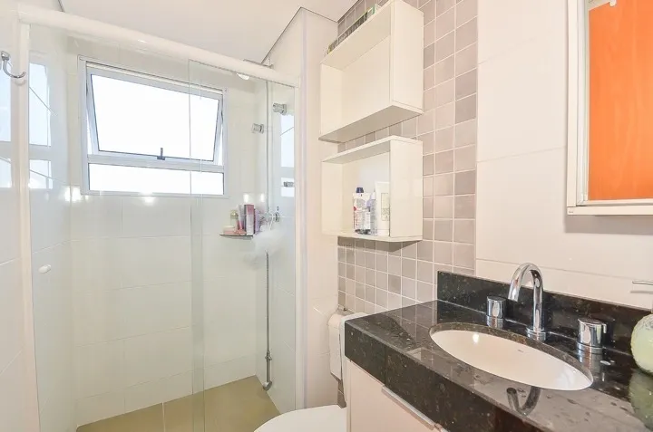 2-bedroom apartment with a washing machine in Curitiba — photo 6