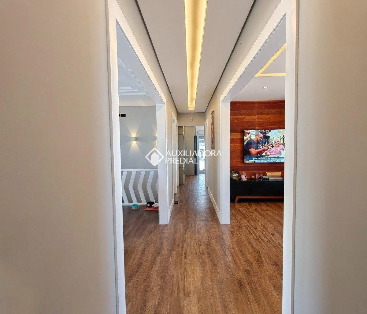 Water view in a 4-bedroom house, 320 m² — photo 4