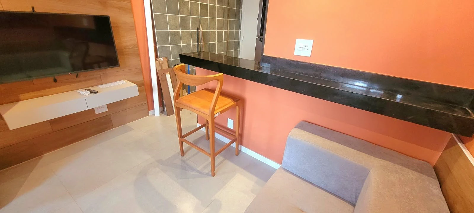 Furnished renovated studio of 30 m² with open-plan kitchen — photo 11