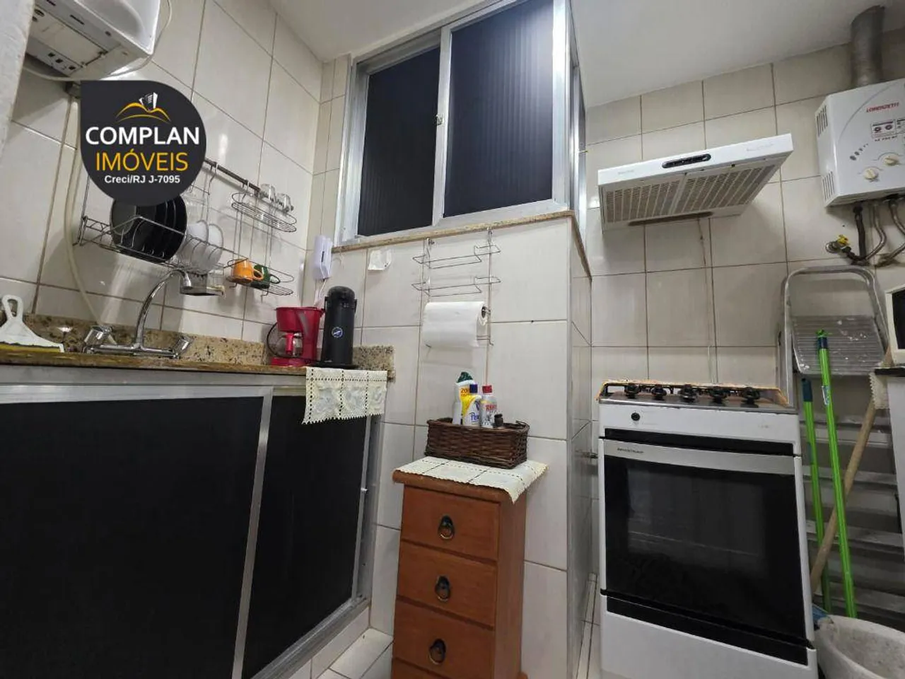 33 m² apartment with a closed kitchen and gas stove — photo 6
