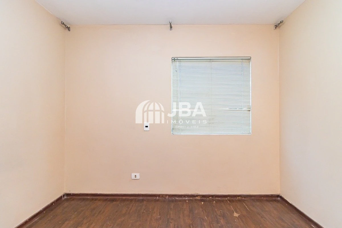 Glass-enclosed balcony in a 3-bedroom house, 85 m² — photo 20