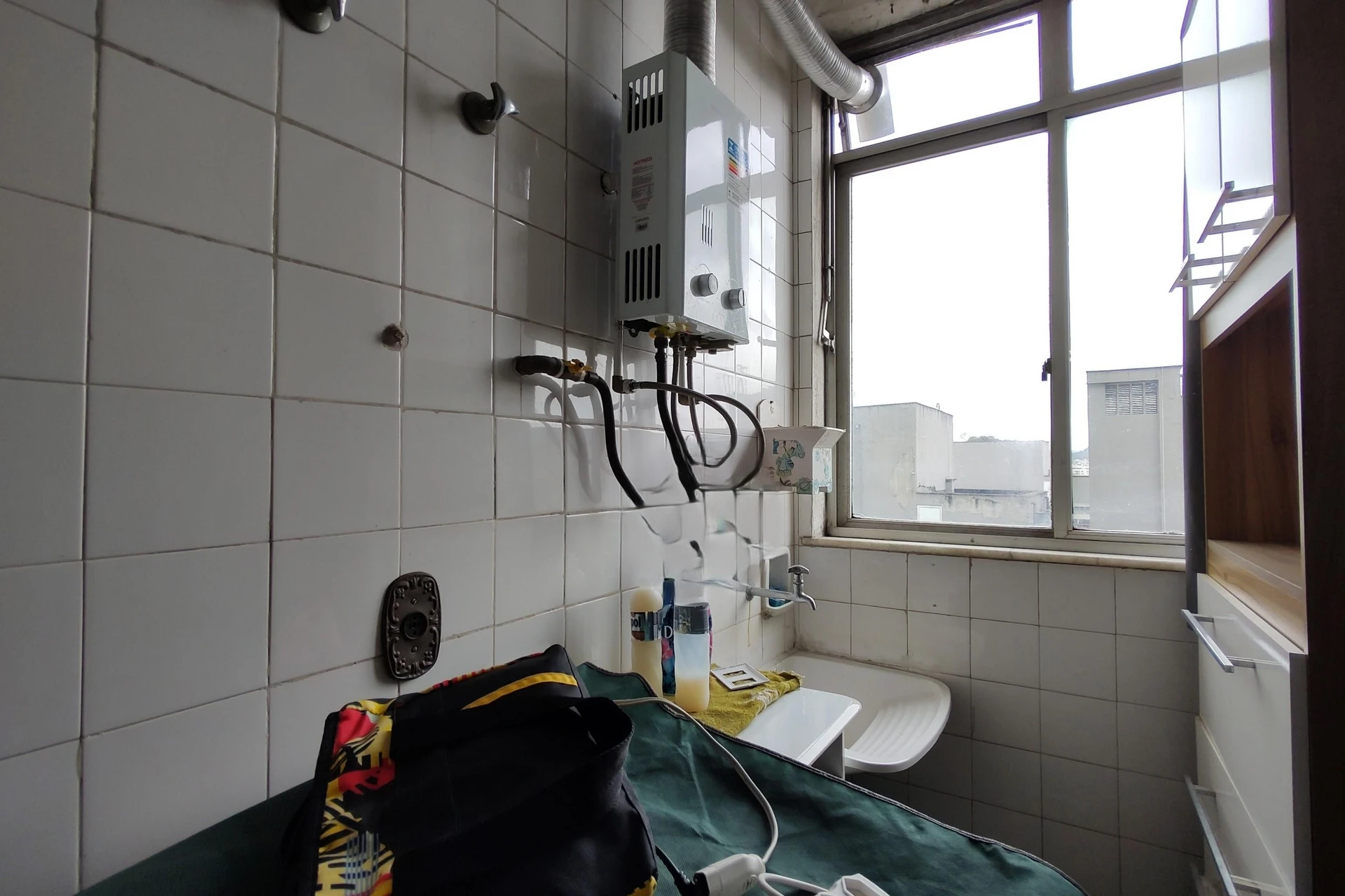 Furnished 2-bedroom apartment with a balcony — photo 35