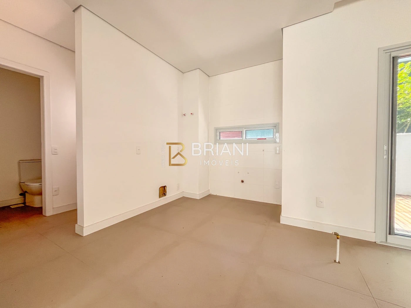 Дом с 4 спальнями с собственными ванными, 217 м² — photo 2