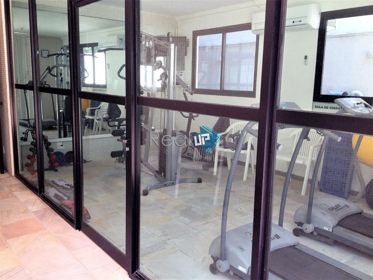 Apartamento amueblado con 2 suites y 2 plazas — photo 22